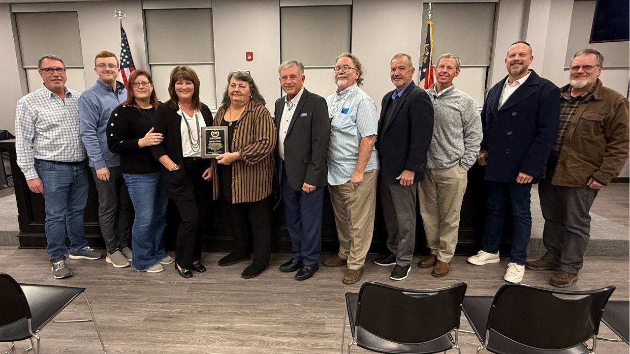 Carolyn Fuller Honored (JPG)